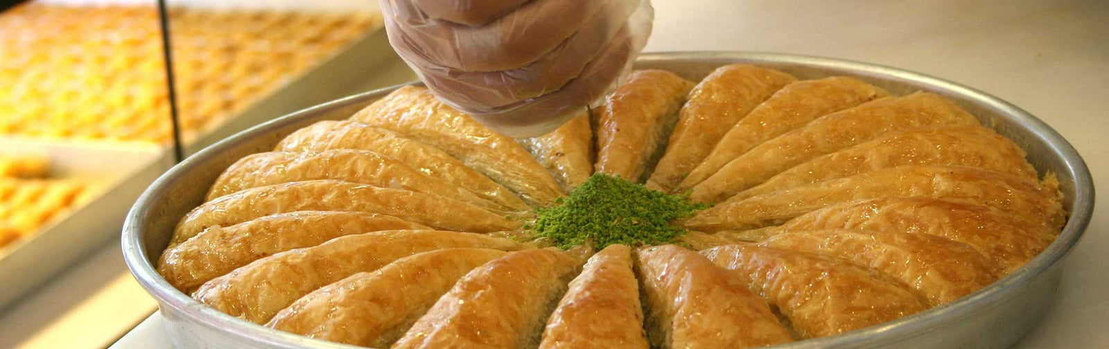 https://www.laylasdelicacies.com/cdn/shop/articles/laylasdelicacies-baklava-online_1600x.jpg?v=1617263304